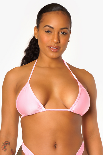 Top de bikini triangular color rosa chicle